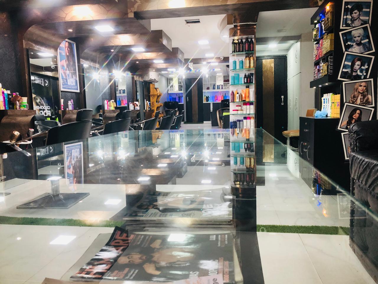 Transform Your Look with Gold Salon & Academy’s Premium Beauty Services